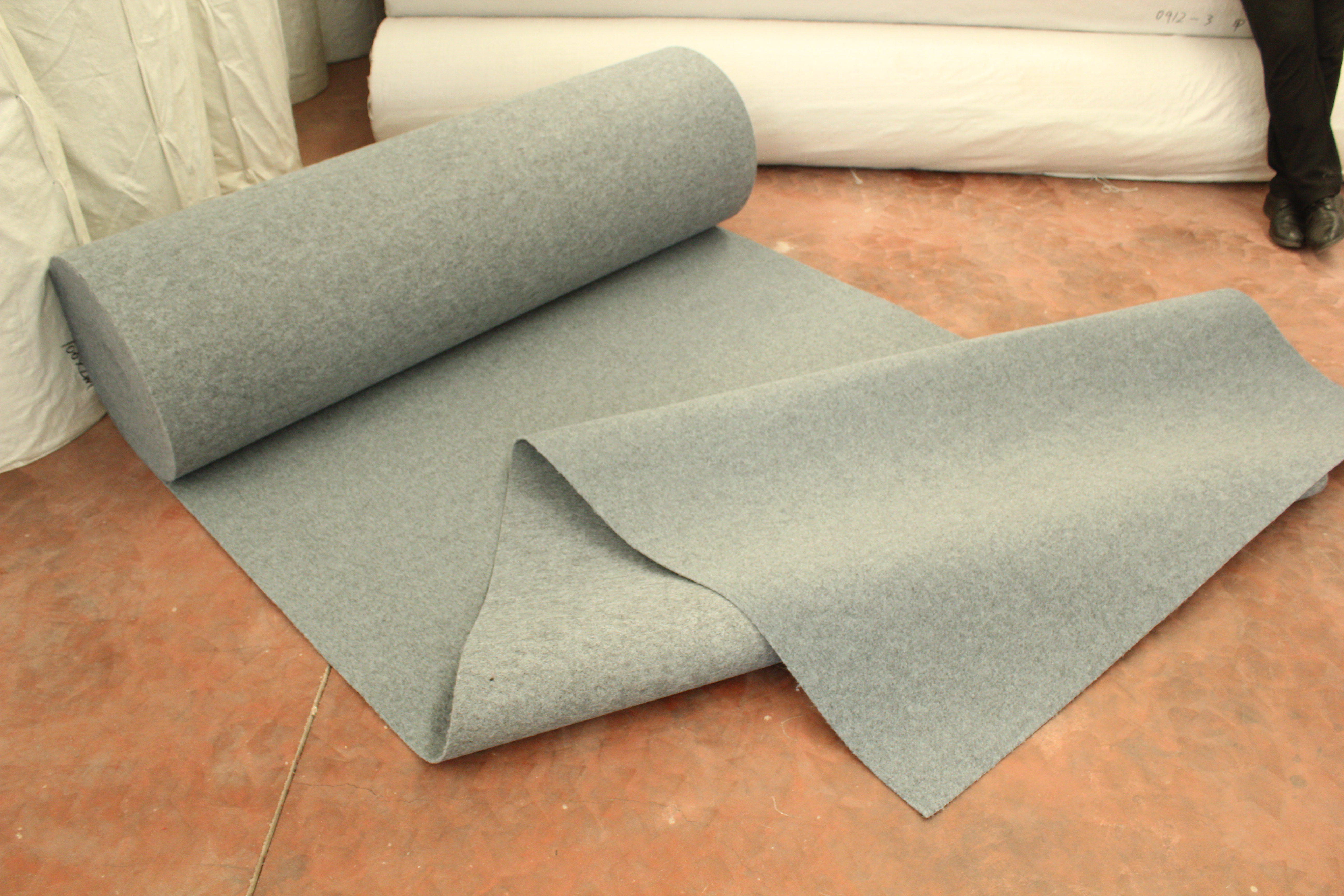 地毯选购指南有哪些关键点？红地毯厂家来解答